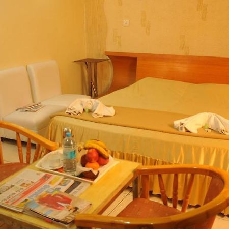 Hotel Tanisha Haydarabad Dış mekan fotoğraf